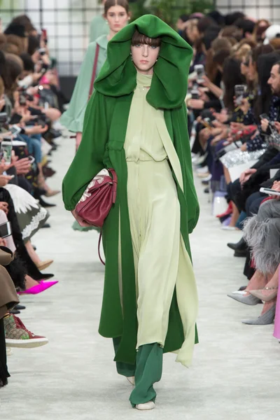 Look 44